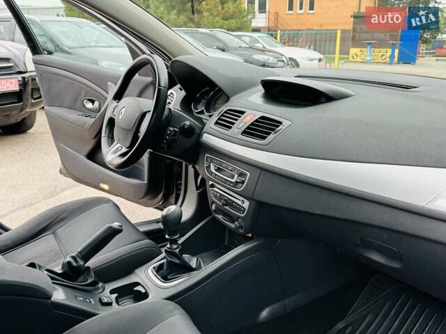 Рено Меган 2009 в Харькове на Automoto.ua Черный Рено Меган, объемом двигателя 1.6 л и пробегом 225 тыс. км за 7600 $, фото 33 на Automoto.ua
