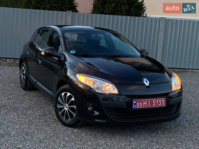 Рено Меган 2009 у Самборе на Automoto.ua Чорний Рено Меган, об'ємом двигуна 1.6 л та пробігом 208 тис. км за 6499 $, фото 1 на Automoto.ua