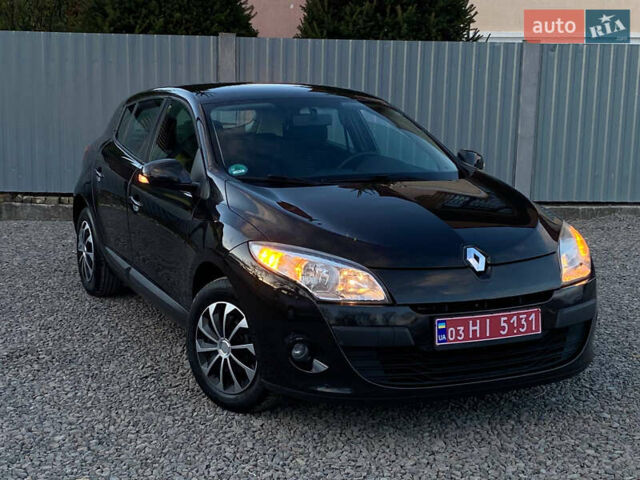 Рено Меган 2009 у Самборе на Automoto.ua Чорний Рено Меган, об'ємом двигуна 1.6 л та пробігом 208 тис. км за 6499 $, фото 3 на Automoto.ua