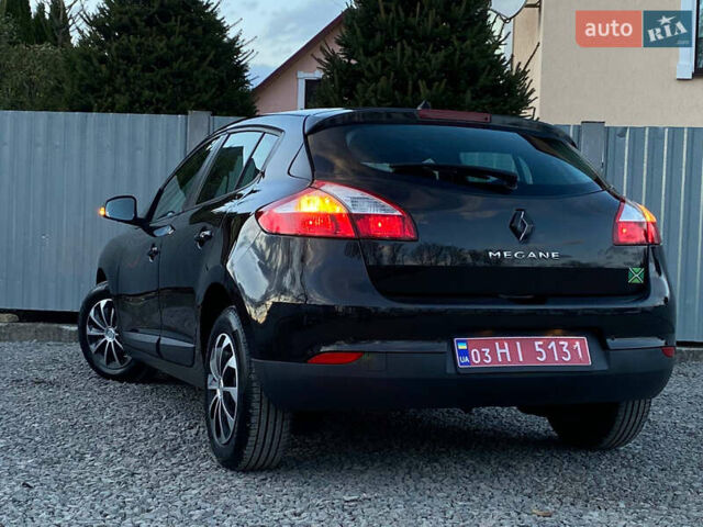 Рено Меган 2009 у Самборе на Automoto.ua Чорний Рено Меган, об'ємом двигуна 1.6 л та пробігом 208 тис. км за 6499 $, фото 51 на Automoto.ua