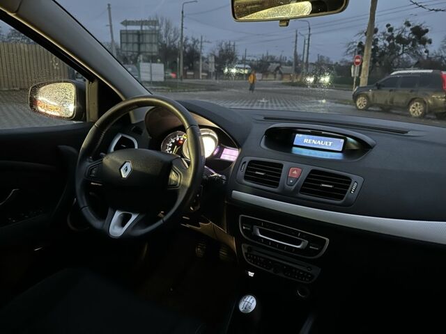 Черный Рено Меган, объемом двигателя 0 л и пробегом 155 тыс. км за 7700 $, фото 10 на Automoto.ua