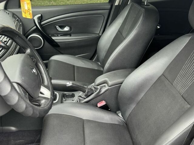 Черный Рено Меган, объемом двигателя 1.5 л и пробегом 265 тыс. км за 5800 $, фото 12 на Automoto.ua