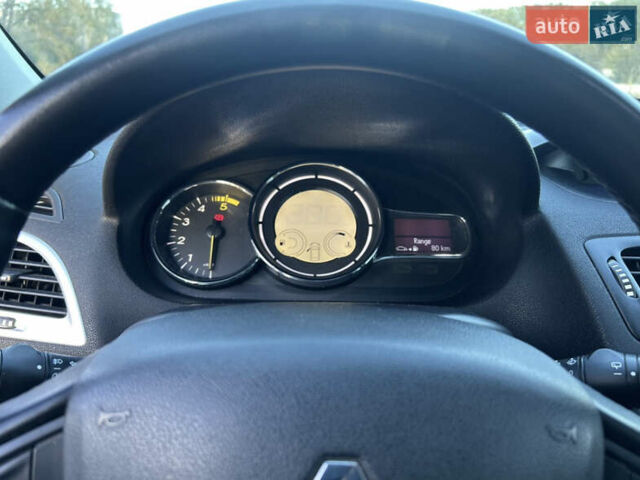 Рено Меган 2009 в Сарнах на Automoto.ua Черный Рено Меган, объемом двигателя 1.9 л и пробегом 310 тыс. км за 6200 $, фото 15 на Automoto.ua