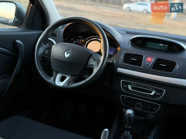 Черный Рено Меган, объемом двигателя 1.6 л и пробегом 171 тыс. км за 7300 $, фото 78 на Automoto.ua