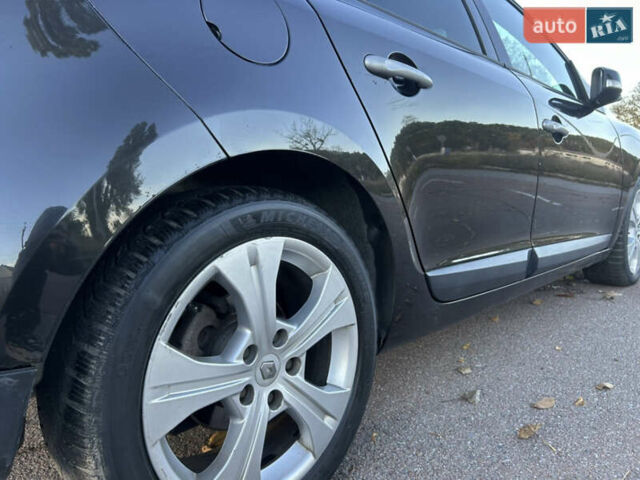 Рено Меган 2009 в Сарнах на Automoto.ua Черный Рено Меган, объемом двигателя 1.9 л и пробегом 310 тыс. км за 6200 $, фото 32 на Automoto.ua