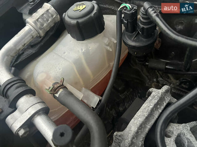 Рено Меган 2009 у Сумах на Automoto.ua Чорний Рено Меган, об'ємом двигуна 1.6 л та пробігом 181 тис. км за 7200 $, фото 23 на Automoto.ua