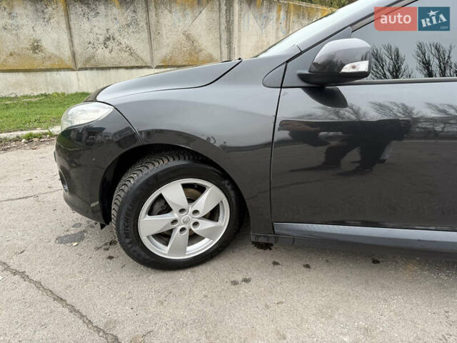 Черный Рено Меган, объемом двигателя 1.5 л и пробегом 261 тыс. км за 5500 $, фото 15 на Automoto.ua