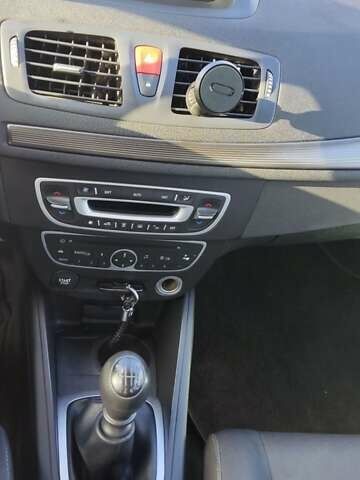 Черный Рено Меган, объемом двигателя 1.6 л и пробегом 250 тыс. км за 6200 $, фото 10 на Automoto.ua