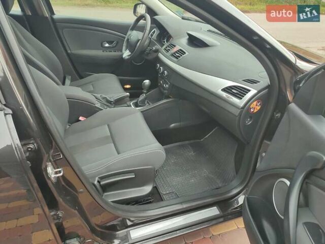 Черный Рено Меган, объемом двигателя 1.6 л и пробегом 185 тыс. км за 7200 $, фото 3 на Automoto.ua