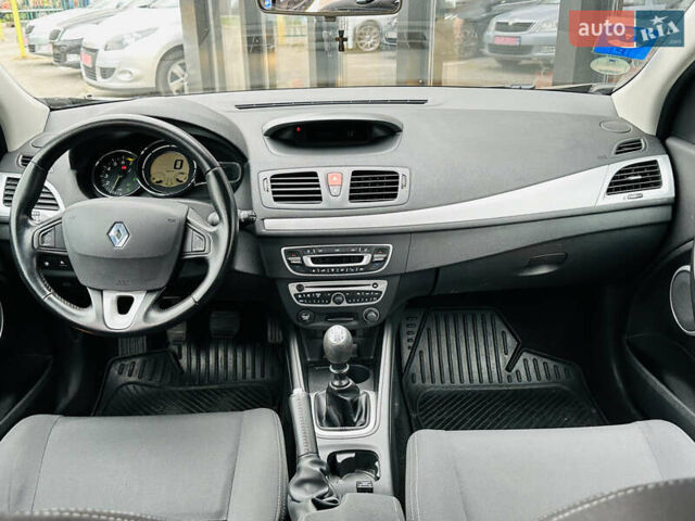 Рено Меган 2009 в Харькове на Automoto.ua Черный Рено Меган, объемом двигателя 1.6 л и пробегом 225 тыс. км за 7600 $, фото 21 на Automoto.ua