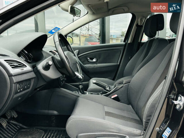 Рено Меган 2009 в Харькове на Automoto.ua Черный Рено Меган, объемом двигателя 1.6 л и пробегом 225 тыс. км за 7600 $, фото 16 на Automoto.ua