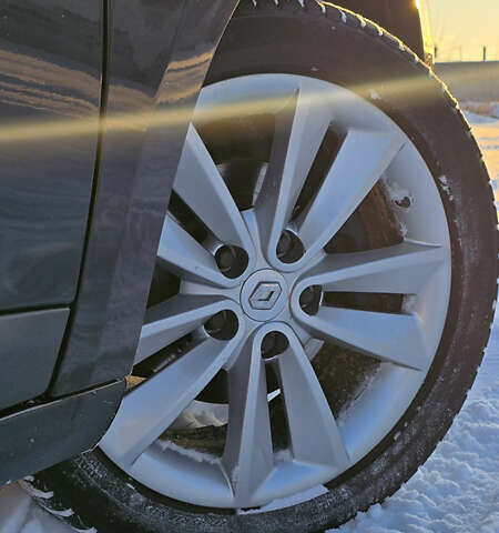 Черный Рено Меган, объемом двигателя 1.4 л и пробегом 220 тыс. км за 7200 $, фото 6 на Automoto.ua