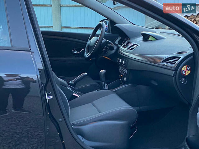 Рено Меган 2009 у Самборе на Automoto.ua Чорний Рено Меган, об'ємом двигуна 1.6 л та пробігом 208 тис. км за 6499 $, фото 69 на Automoto.ua