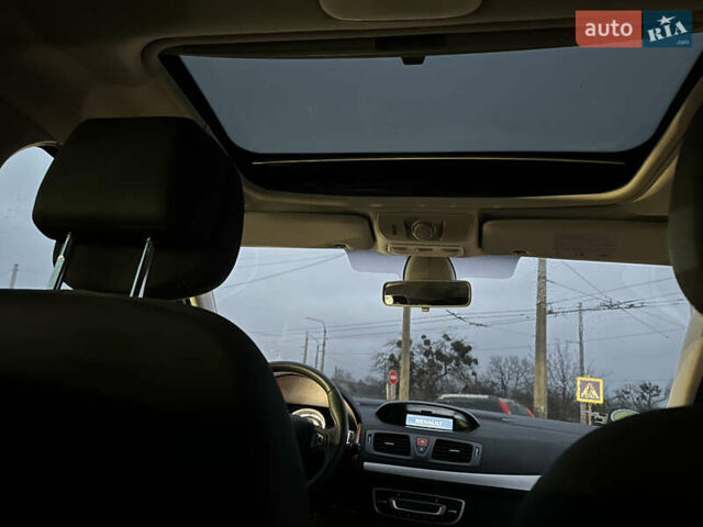 Черный Рено Меган, объемом двигателя 1.6 л и пробегом 155 тыс. км за 7700 $, фото 8 на Automoto.ua