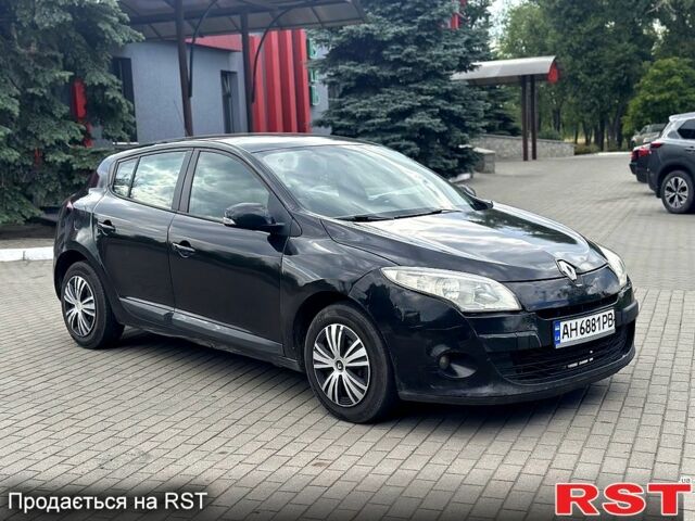 Рено Меган 2010 в Павлограде на Automoto.ua Черный Рено Меган, объемом двигателя 1.5 л и пробегом 0 тыс. км за 4800 $, фото 2 на Automoto.ua