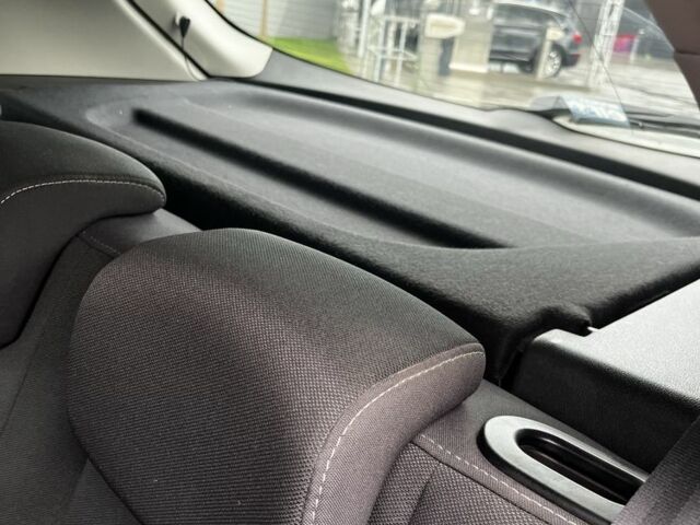 Чорний Рено Меган, об'ємом двигуна 1.6 л та пробігом 199 тис. км за 5500 $, фото 16 на Automoto.ua