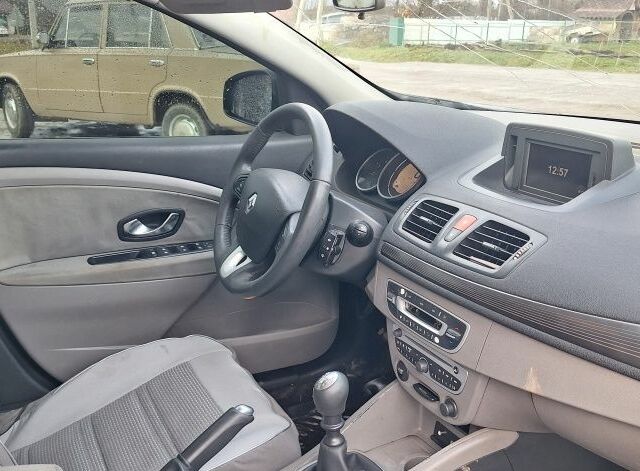 Чорний Рено Меган, об'ємом двигуна 1.5 л та пробігом 293 тис. км за 6000 $, фото 2 на Automoto.ua