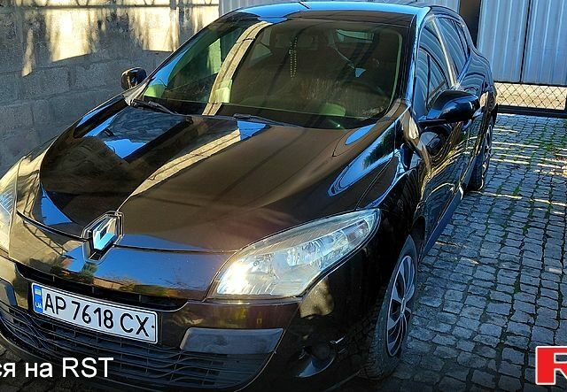 Черный Рено Меган, объемом двигателя 1.5 л и пробегом 250 тыс. км за 5800 $, фото 1 на Automoto.ua