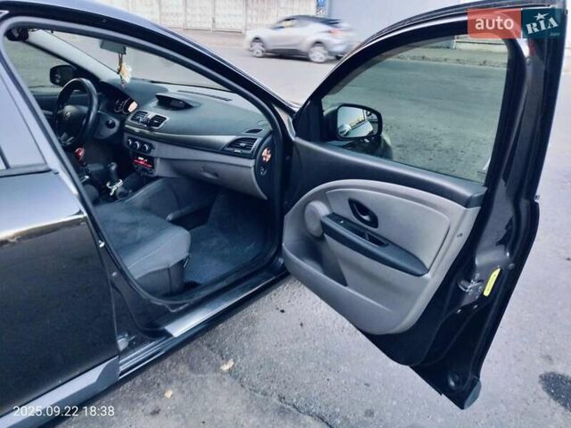 Чорний Рено Меган, об'ємом двигуна 1.6 л та пробігом 187 тис. км за 7300 $, фото 8 на Automoto.ua