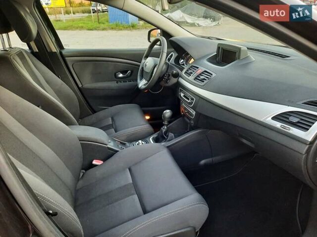 Чорний Рено Меган, об'ємом двигуна 1.6 л та пробігом 244 тис. км за 7400 $, фото 76 на Automoto.ua