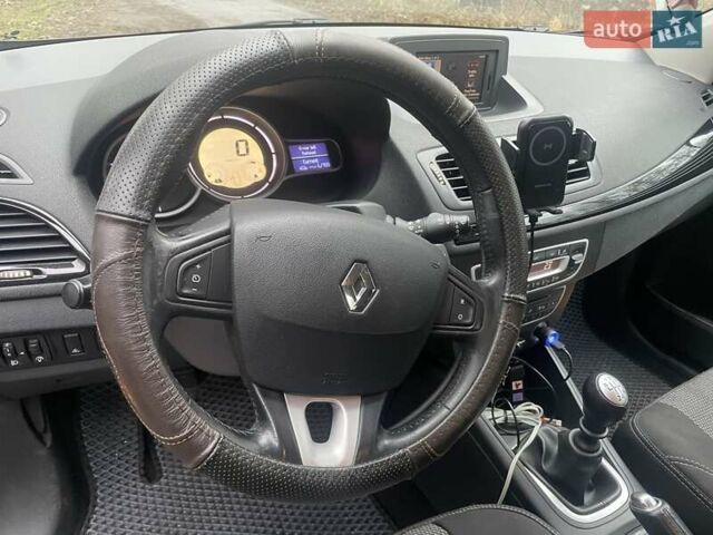 Черный Рено Меган, объемом двигателя 1.5 л и пробегом 300 тыс. км за 6800 $, фото 8 на Automoto.ua