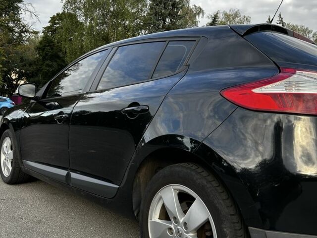Рено Меган 2010 в Полтаве на Automoto.ua Черный Рено Меган, объемом двигателя 1.5 л и пробегом 280 тыс. км за 6300 $, фото 6 на Automoto.ua