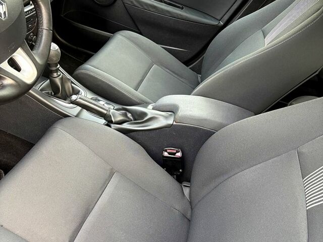 Чорний Рено Меган, об'ємом двигуна 1.6 л та пробігом 212 тис. км за 7500 $, фото 8 на Automoto.ua