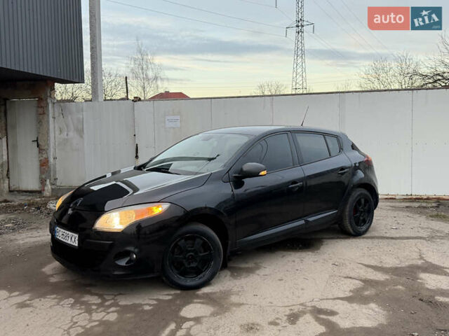 Черный Рено Меган, объемом двигателя 1.6 л и пробегом 300 тыс. км за 4250 $, фото 6 на Automoto.ua