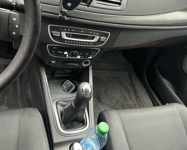 Чорний Рено Меган, об'ємом двигуна 1.5 л та пробігом 280 тис. км за 7200 $, фото 18 на Automoto.ua