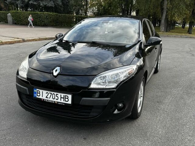 Рено Меган 2010 в Полтаве на Automoto.ua Черный Рено Меган, объемом двигателя 1.5 л и пробегом 280 тыс. км за 6300 $, фото 1 на Automoto.ua