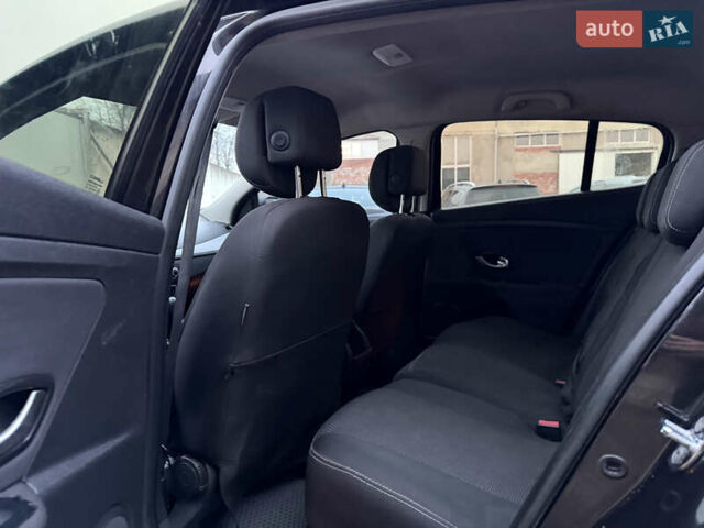 Черный Рено Меган, объемом двигателя 1.6 л и пробегом 300 тыс. км за 4250 $, фото 27 на Automoto.ua