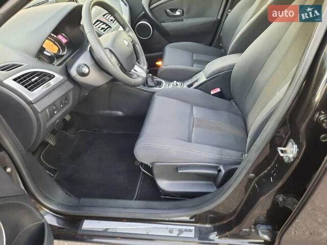 Чорний Рено Меган, об'ємом двигуна 1.6 л та пробігом 244 тис. км за 7400 $, фото 25 на Automoto.ua