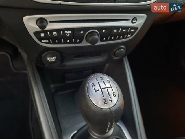 Чорний Рено Меган, об'ємом двигуна 1.6 л та пробігом 244 тис. км за 7400 $, фото 36 на Automoto.ua