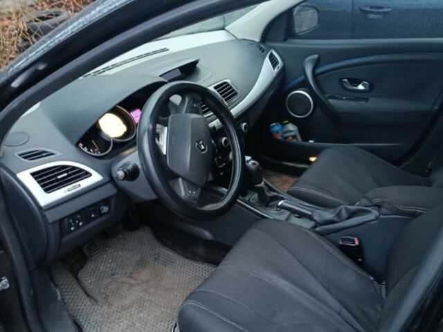 Черный Рено Меган, объемом двигателя 1.5 л и пробегом 3 тыс. км за 4300 $, фото 5 на Automoto.ua