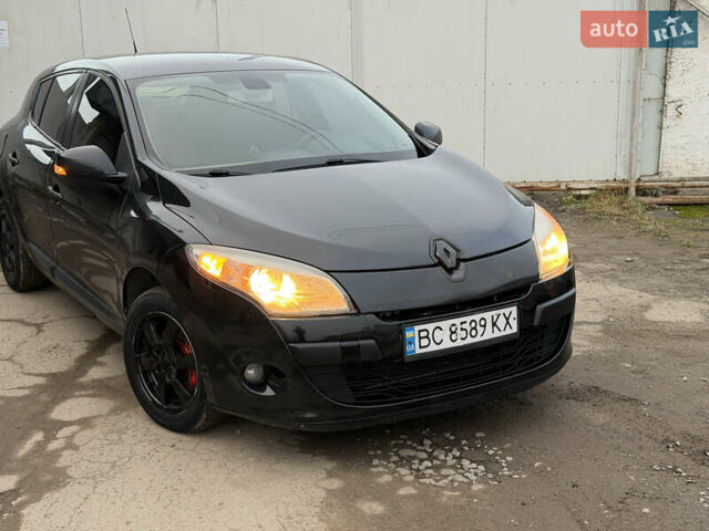Черный Рено Меган, объемом двигателя 1.6 л и пробегом 300 тыс. км за 4250 $, фото 9 на Automoto.ua