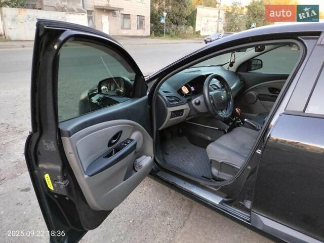 Чорний Рено Меган, об'ємом двигуна 1.6 л та пробігом 187 тис. км за 7300 $, фото 6 на Automoto.ua