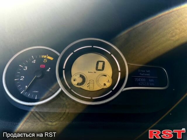 Черный Рено Меган, объемом двигателя 1.5 л и пробегом 354 тыс. км за 5200 $, фото 10 на Automoto.ua