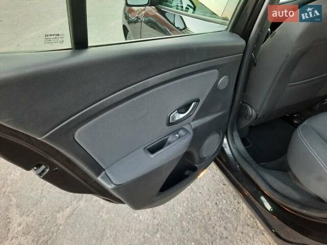Чорний Рено Меган, об'ємом двигуна 1.6 л та пробігом 244 тис. км за 7400 $, фото 58 на Automoto.ua