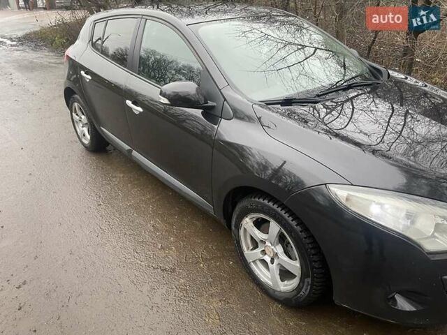 Черный Рено Меган, объемом двигателя 1.5 л и пробегом 300 тыс. км за 6800 $, фото 2 на Automoto.ua