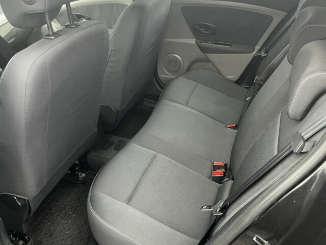 Чорний Рено Меган, об'ємом двигуна 1.6 л та пробігом 199 тис. км за 5500 $, фото 11 на Automoto.ua