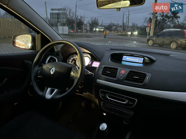 Черный Рено Меган, объемом двигателя 1.6 л и пробегом 155 тыс. км за 7700 $, фото 9 на Automoto.ua