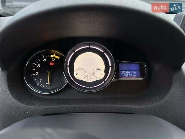 Черный Рено Меган, объемом двигателя 1.46 л и пробегом 240 тыс. км за 5900 $, фото 13 на Automoto.ua