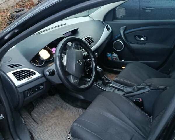 Черный Рено Меган, объемом двигателя 1.5 л и пробегом 460 тыс. км за 4300 $, фото 4 на Automoto.ua