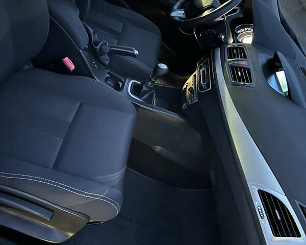 Черный Рено Меган, объемом двигателя 1.6 л и пробегом 155 тыс. км за 7700 $, фото 10 на Automoto.ua