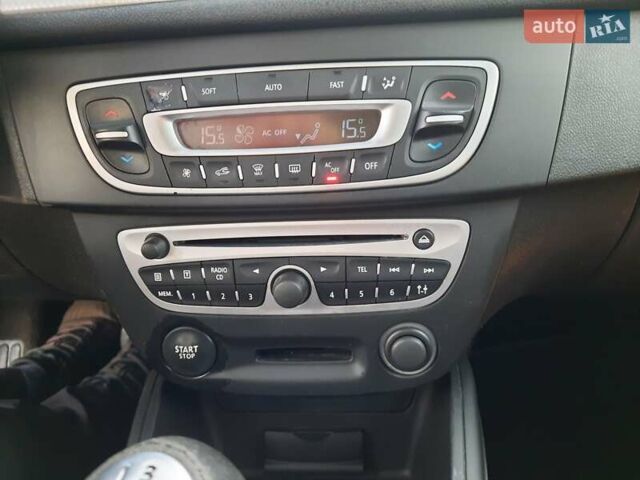 Чорний Рено Меган, об'ємом двигуна 1.6 л та пробігом 244 тис. км за 7400 $, фото 44 на Automoto.ua