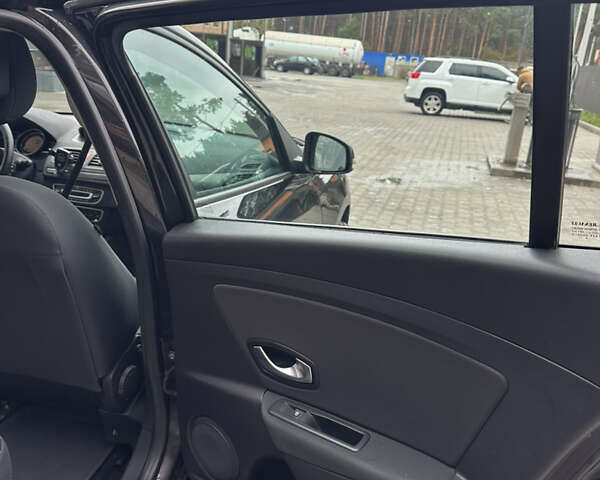 Чорний Рено Меган, об'ємом двигуна 1.5 л та пробігом 280 тис. км за 7200 $, фото 10 на Automoto.ua