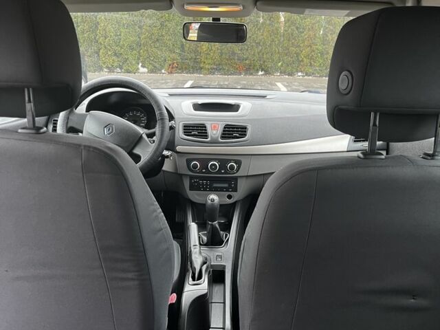 Чорний Рено Меган, об'ємом двигуна 1.6 л та пробігом 199 тис. км за 5500 $, фото 23 на Automoto.ua