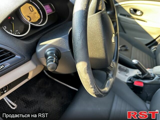 Черный Рено Меган, объемом двигателя 1.5 л и пробегом 354 тыс. км за 5200 $, фото 8 на Automoto.ua