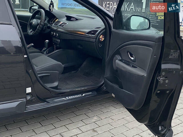 Чорний Рено Меган, об'ємом двигуна 1.6 л та пробігом 235 тис. км за 5499 $, фото 10 на Automoto.ua