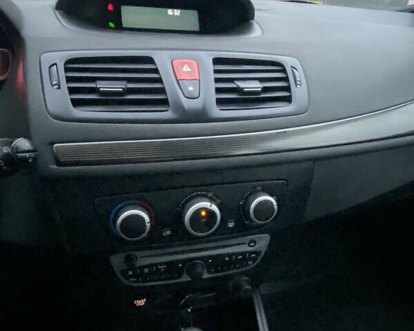 Чорний Рено Меган, об'ємом двигуна 1.6 л та пробігом 235 тис. км за 5499 $, фото 3 на Automoto.ua